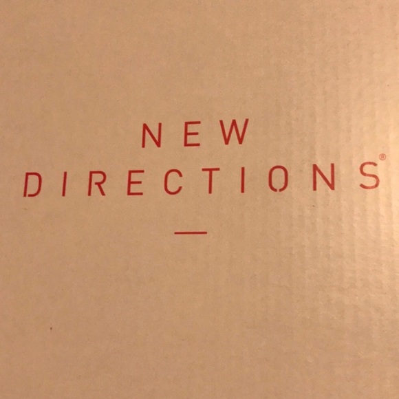 BOGO🔥New Directions Booties 7.5 - Picture 4 of 5